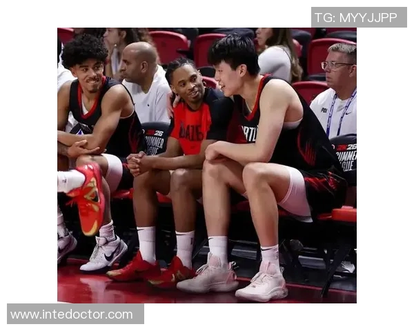 开拓者队成功晋级西部决赛，将与勇士队对决：篮球迷的终极对决即将上演